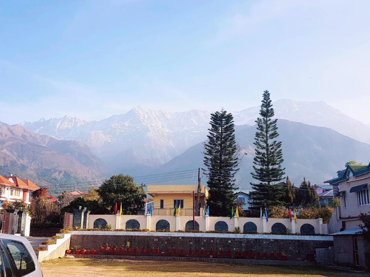 Hotel Dharamshala Paradise Exterior photo